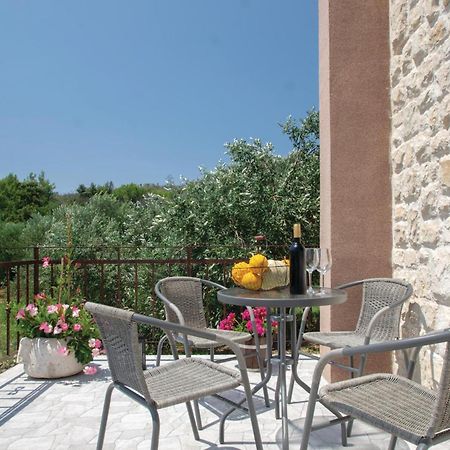 Awesome Home In Smokvica With Kitchen Exterior foto